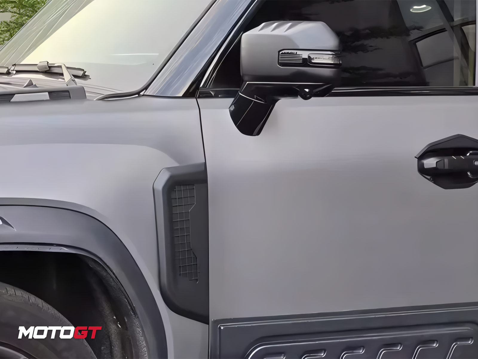 JETOUR T2 MATT BLACK SIDE VENTS